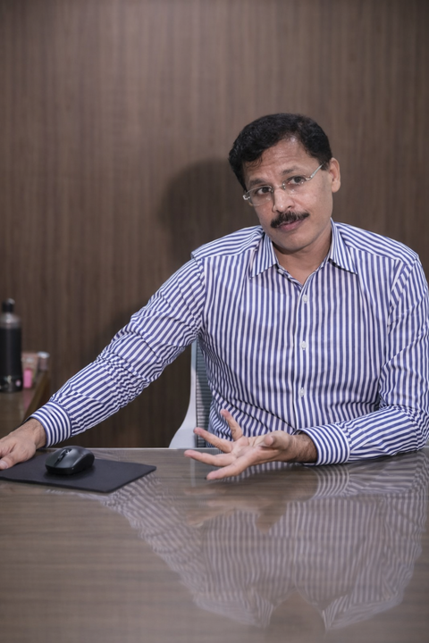 Schoolboy asks Maharashtra FDA chief Tukaram to bring back vada pav in schools