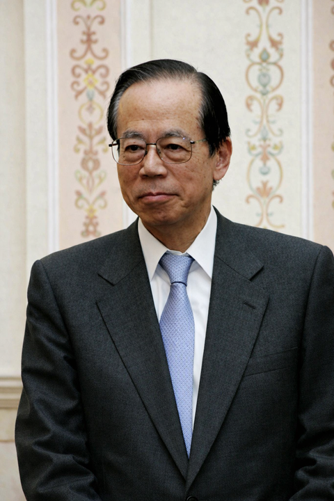 Former Japanese PM Yasuo Fukuda dies at 90