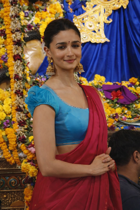 Alia Bhatt serves festive fashion goals in a Bengali-inspired saree