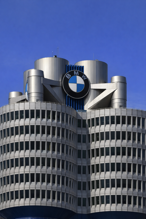 BMW turns to AI as it eyes 20% cut in management roles