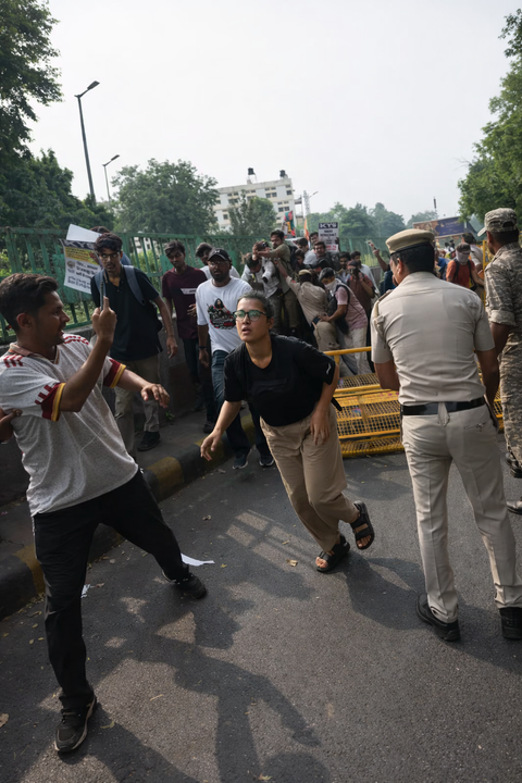 AISA president Neha Bora ran from police at Jantar Mantar before being detained