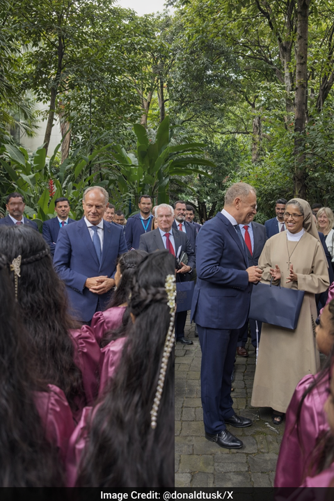 Polish PM’s emotional reunion with children in Bengaluru after 16 years