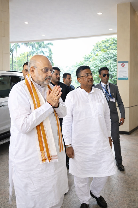 Amit Shah meets Kolkata stampede victims as TMC questions administration