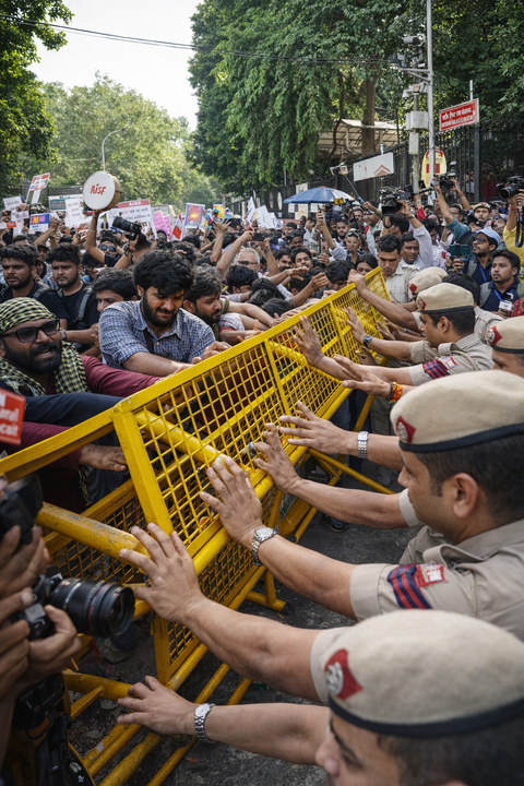 Not safe even with cameras? Three female journalists file complaint against Delhi Police