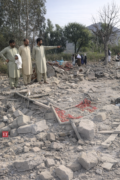 Pakistani airstrikes in Helmand Province kill four, injure six in Afghanistan