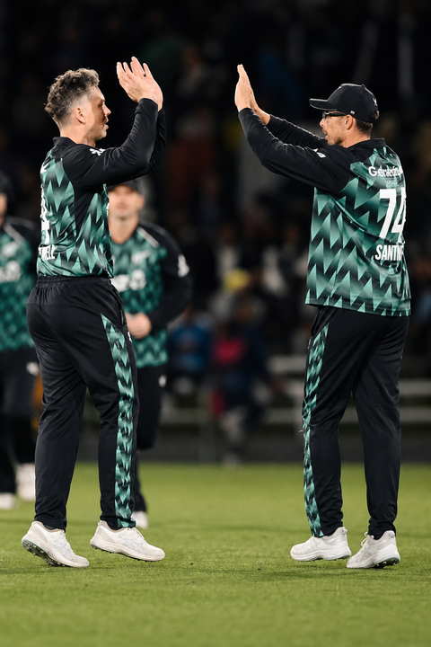 New Zealand beat India, ending their chase streak with a record 259