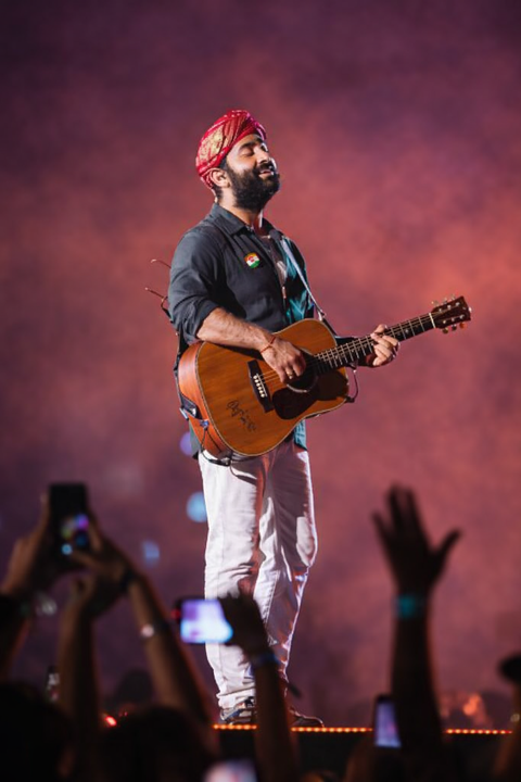 Arijit Singh’s premium package sells fast at Rs 11.8 lakh; Diljit Dosanjh’s top ticket is Rs 18,000