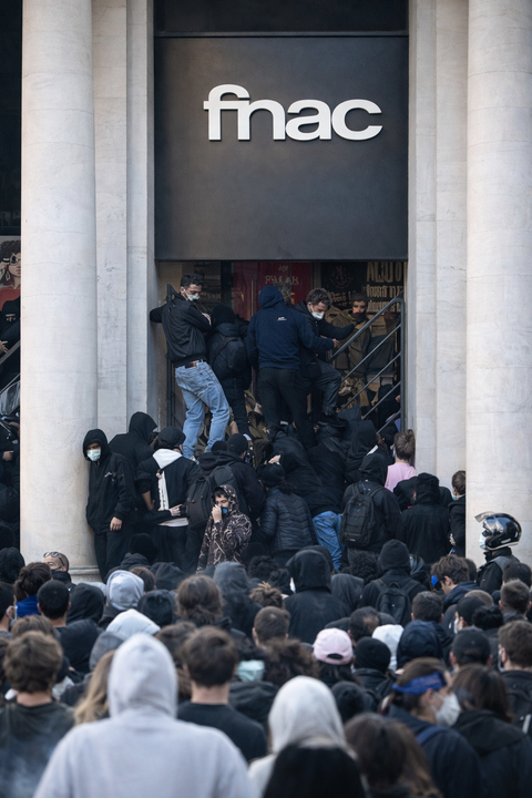 French protesters loot Hermès, Apple and other luxury stores across cities