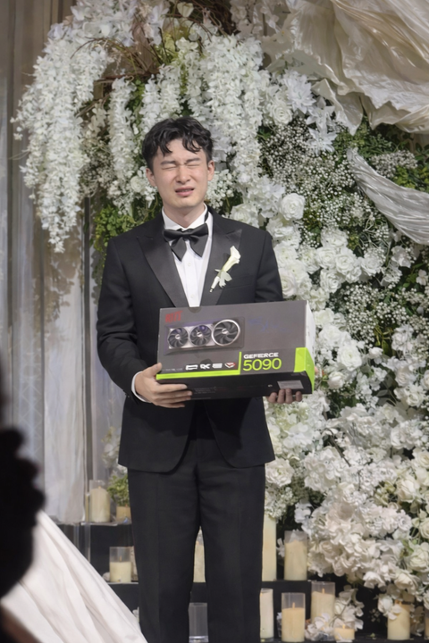Chinese groom cries on stage as his bride gifts him a $12,000 RTX 5090 graphic card at their wedding
