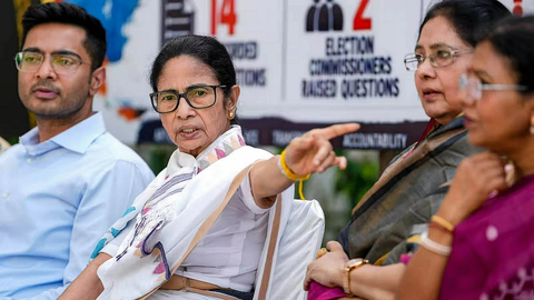 TMC alleges knife attack bid on Mamata Banerjee outside her Kolkata residence