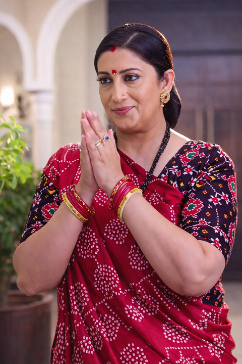 Smriti Irani bids emotional farewell to Kyunki Saas Bhi Kabhi Bahu Thi 2