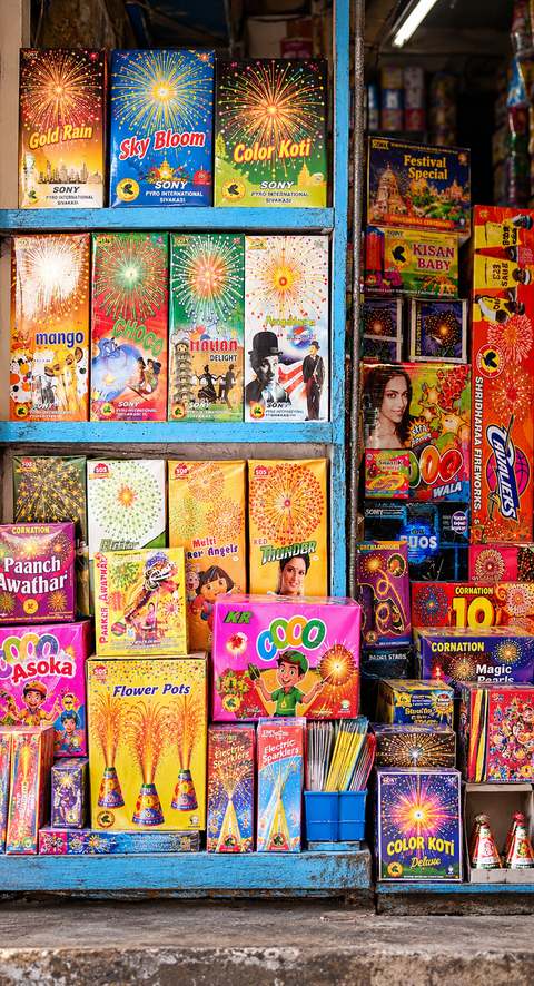 Delhi Police seize over two tonnes of banned firecrackers, arrest four