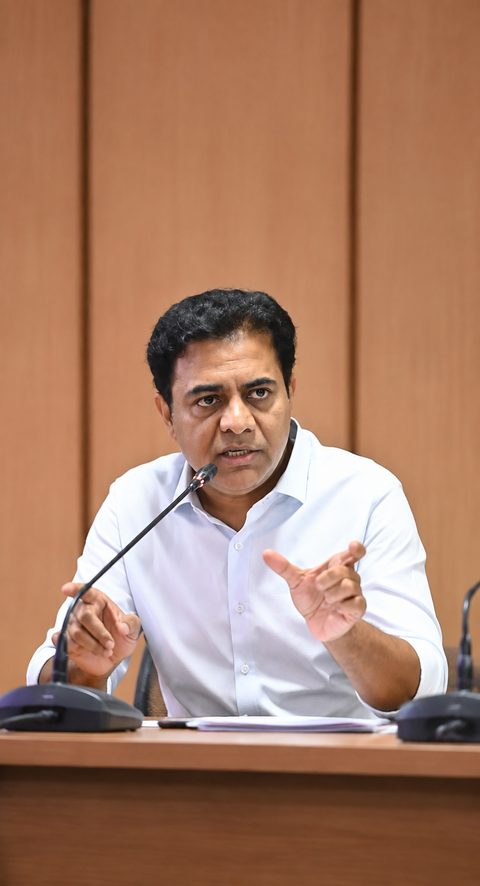 KTR seeks ₹25 lakh compensation for families of infants killed in RIMS Adilabad fire
