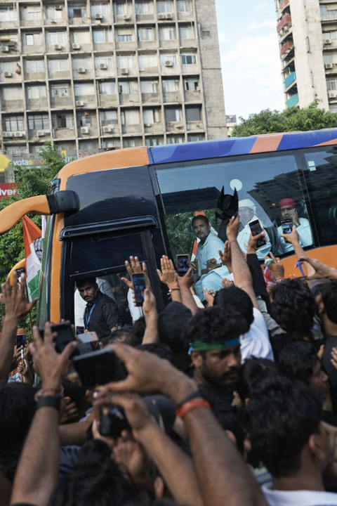Thousands rally behind Rahul Gandhi, over alleged voter list irregularities