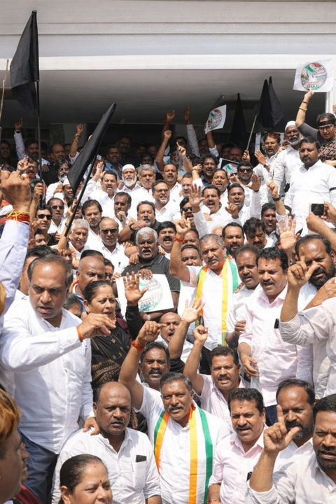 Karnataka Congress observes Black Day' over police action against Rahul & Priyanka Gandhi
