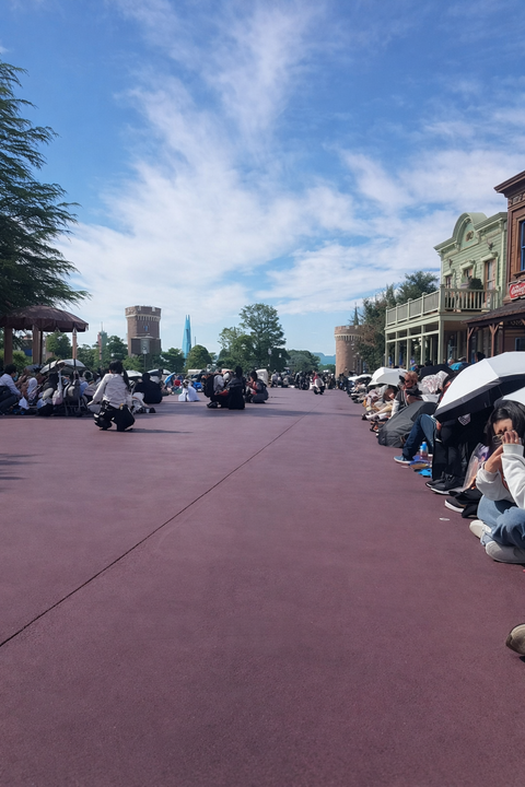 Tokyo Disneyland visitors panic after Japan mistakenly issues massive 9.9-magnitude earthquake alert