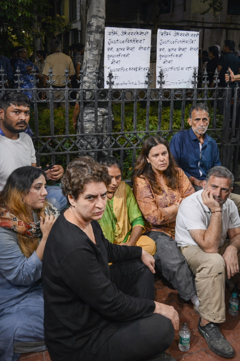 Rahul and Priyanka join Ankita’s parents at India Gate; what’s the VIP angle?