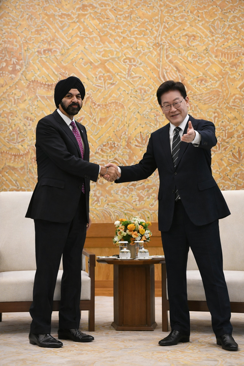 60 nations participate in Global AI Summit hosted in Seoul by the World bank and South Korea