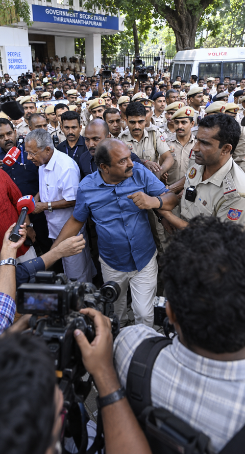 Delhi Police detain former CM Vijayan, CPIM secretary MA Baby ahead of CJP protest