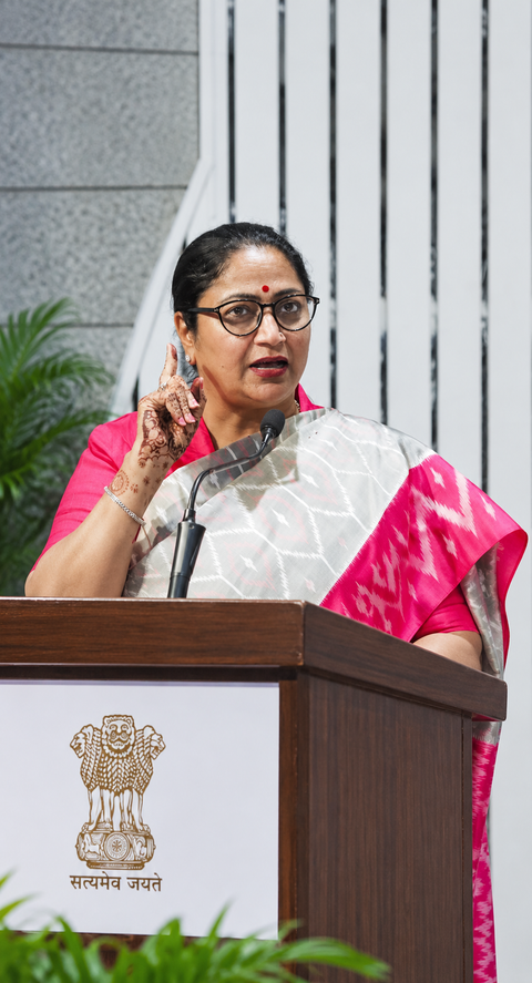 Delhi CM Rekha Gupta calls CJP AAP’s B-team and questions its stand on SIR
