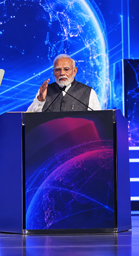 PM Modi calls Congress a “parasite” claims party is divided