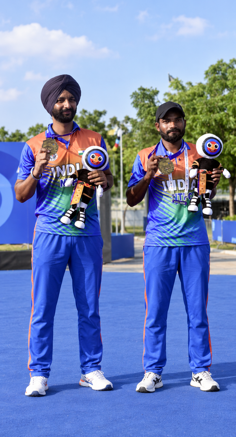 Harvinder Singh and Vijay Sundi win para archery gold with a 5-1 victory over China