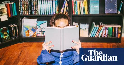 Singapore pays citizens to read books in fight against doomscrolling