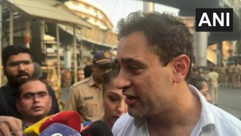 Imran Khan detained in Mumbai while protesting for citizens' rights