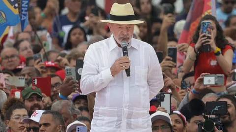 "Only I Can Stop Fascism" Lula issues warning ahead of crucial brazilian election